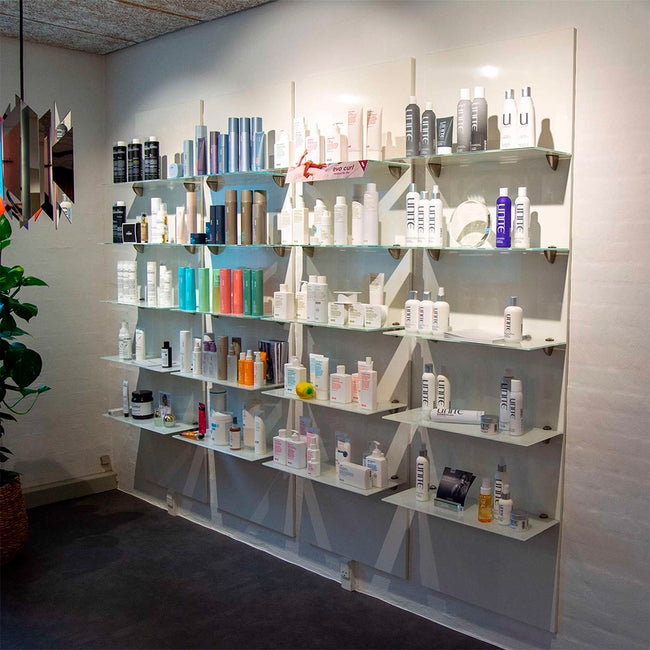 GUESS shelfwall WHITE