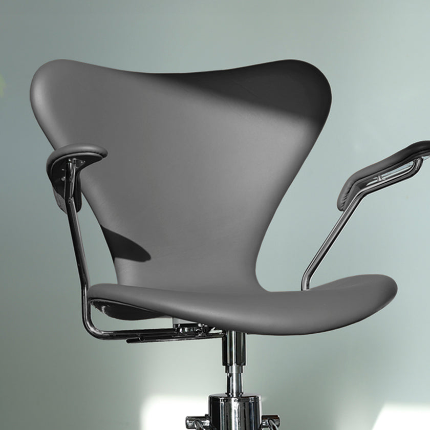 ARNE JACOBSEN SEVEN barber chair BLACK w/alm cross base