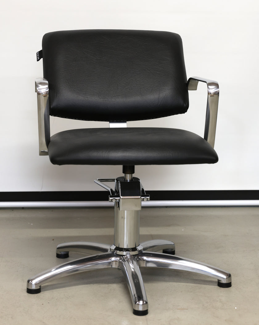 ATLAS chair for AQUA pedestal sink