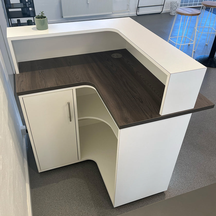DEMO WINDSOR desk White-Bonobo Oak 92x92 LED